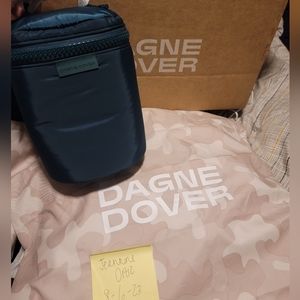 NWT Evergreen Mila Large Toiletry